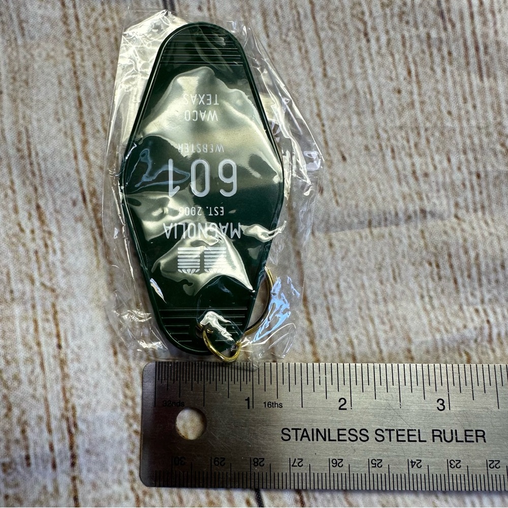 Magnolia Silos green retro style key tag - Picture 5 of 7